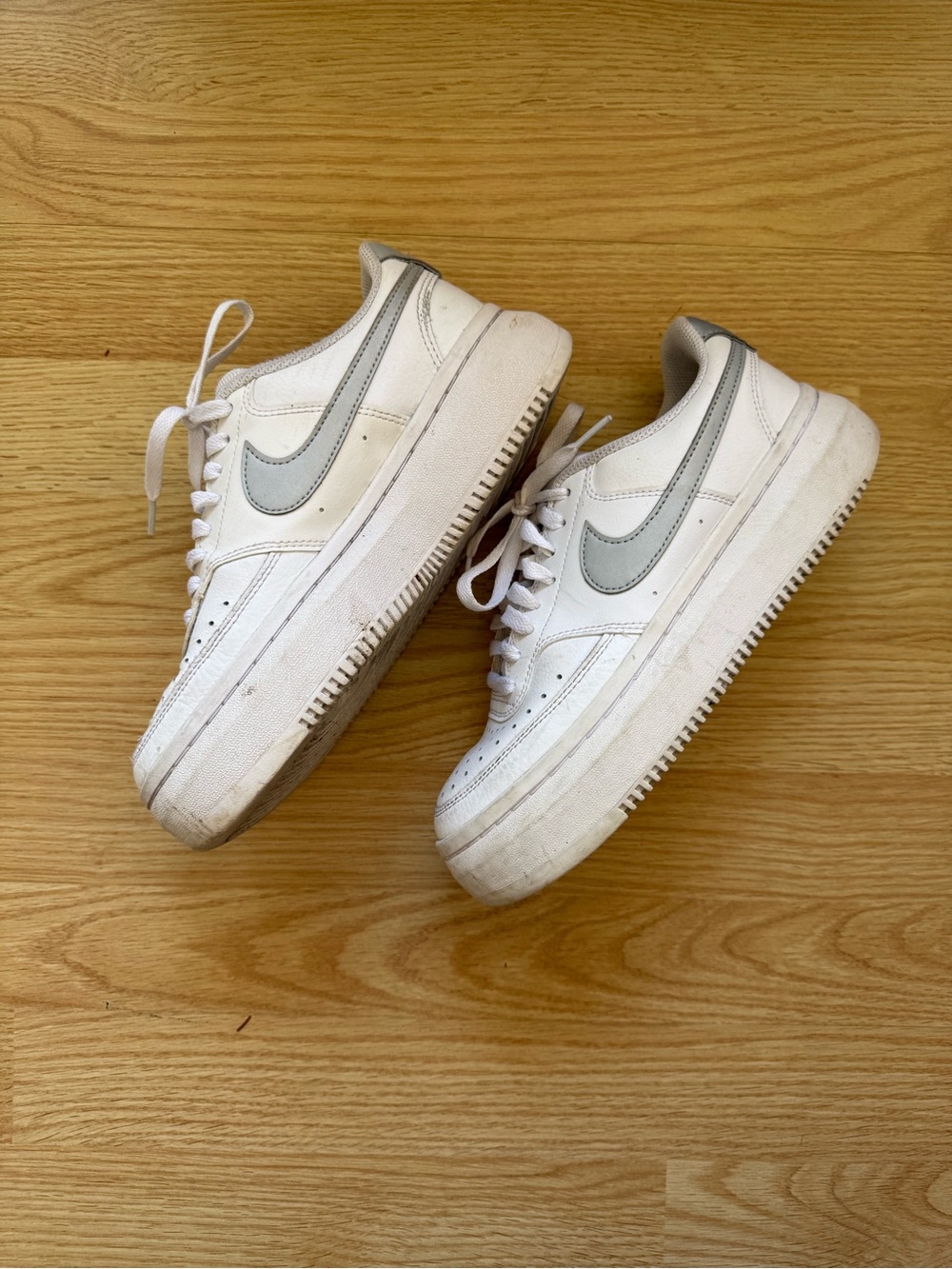 Nike court visión alta womens white & grey size 8.5